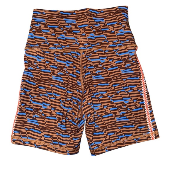 OFFLINE By Aerie Goals Crochet Inset 5" Bike Short Brown Size Small - Picture 6 of 9